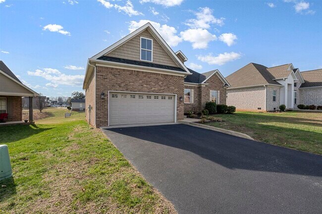 Building Photo - 457 Adalynn Cir