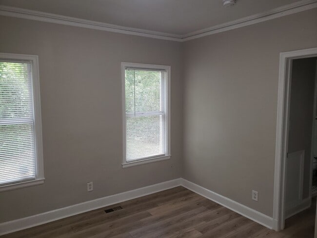 Building Photo - Wonderful Westridge