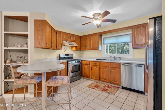 Building Photo - 4 Black Pine Ln