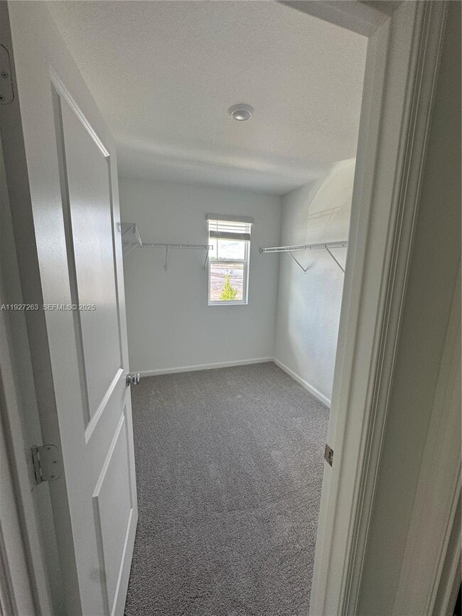 Building Photo - 5837 NW Sweetwood Dr