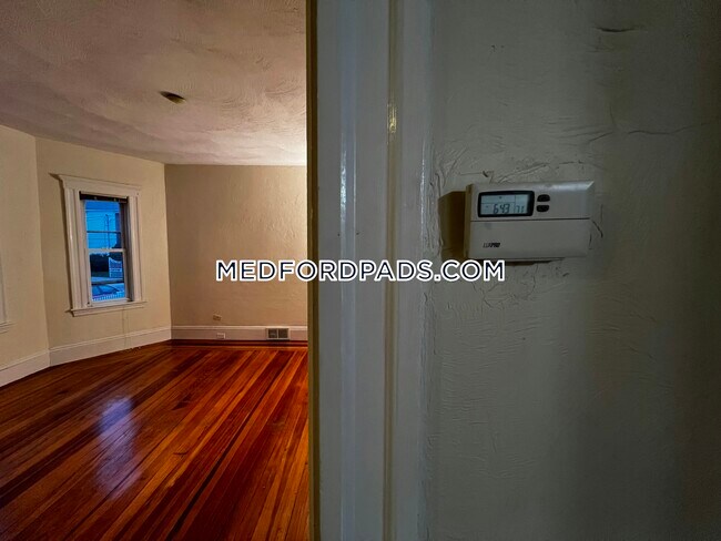 Building Photo - 128 Princeton St