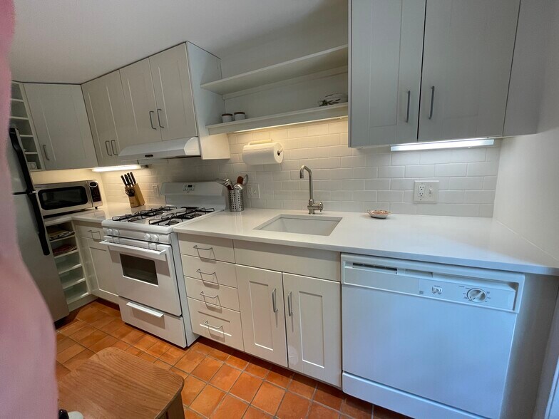 Building Photo - 3803 Yuma St NW