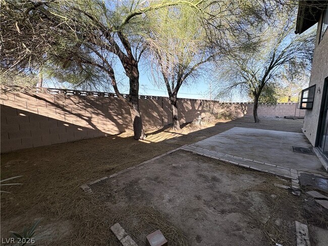 Building Photo - 2670 Sumac Ln