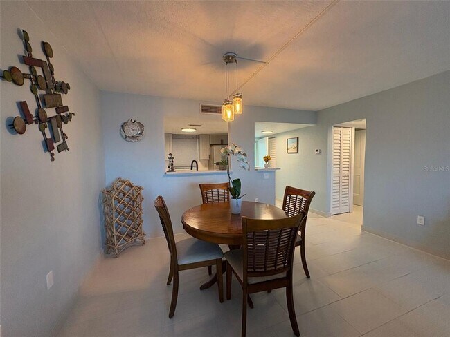 Building Photo - 464 N Paula Dr