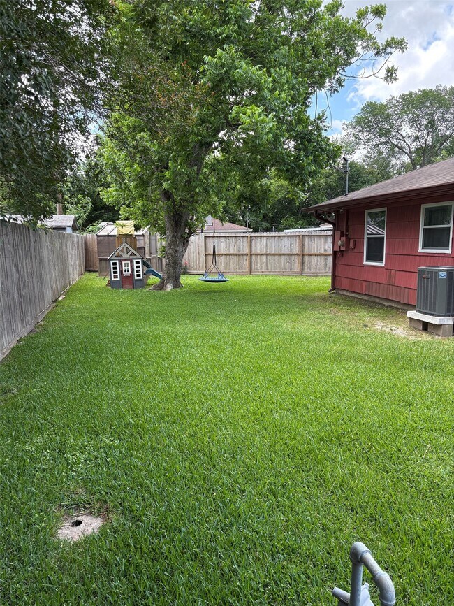 Building Photo - 1432 Butler Dr
