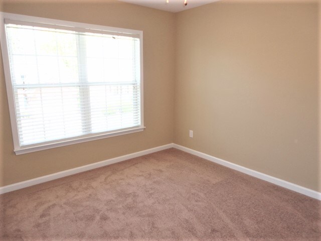 Building Photo - 5715 Oxborough Way