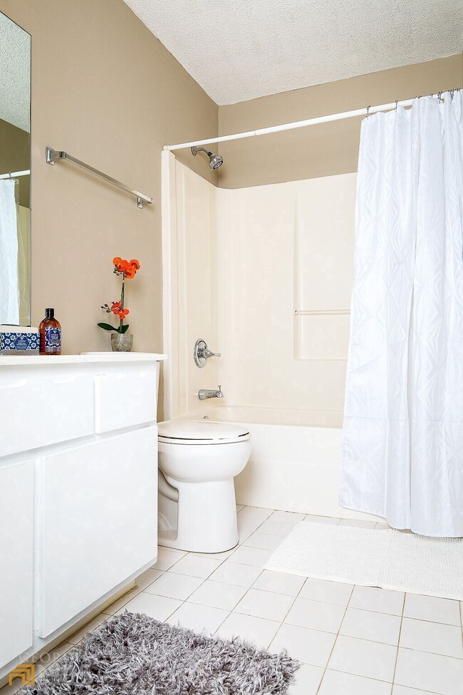 Building Photo - 570 Reed St SE