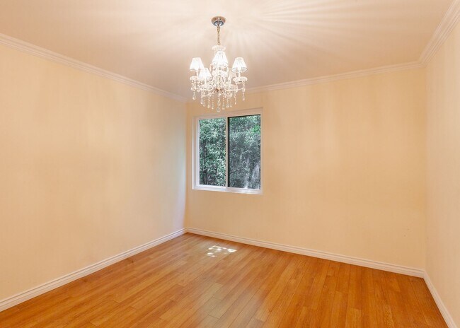 Building Photo - Stunning 2 Bed | 2 Bath Luxury Condo with ...