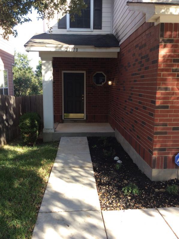 Building Photo - 21910 Goldcrest Run