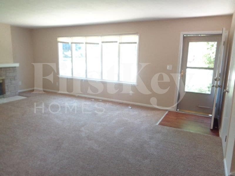 Building Photo - 501 Harmony Dr