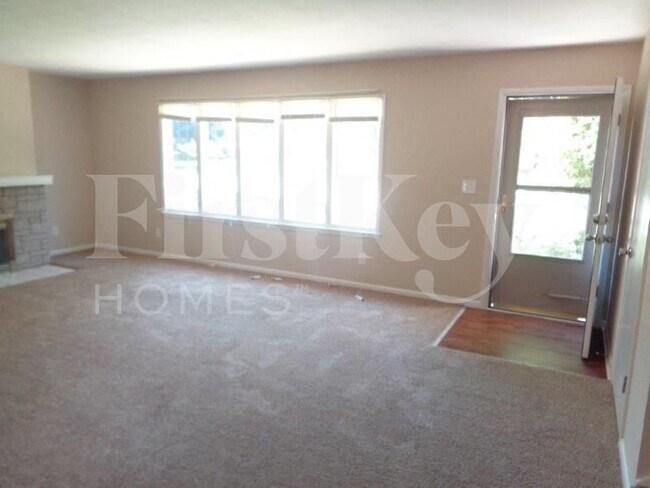 Building Photo - 501 Harmony Dr