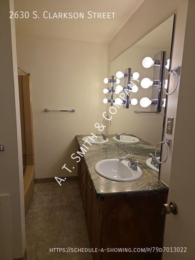 Building Photo - 2630 S Clarkson St