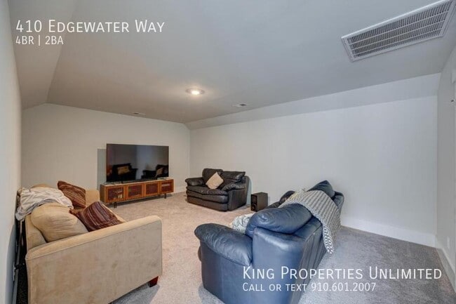 Building Photo - 410 Edgewater Wy