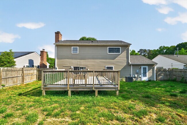 Building Photo - 195 Bentley Dr