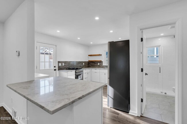 Building Photo - 1807 Laurel Terrace