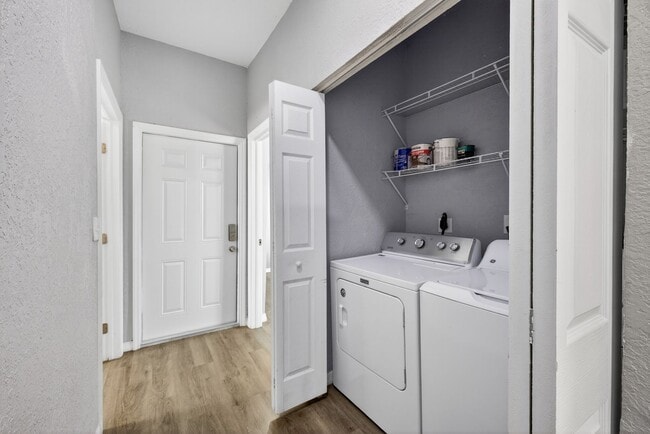 Building Photo - Updated Tampa Home – Prime Central Location 4 Beds - 2 Baths!