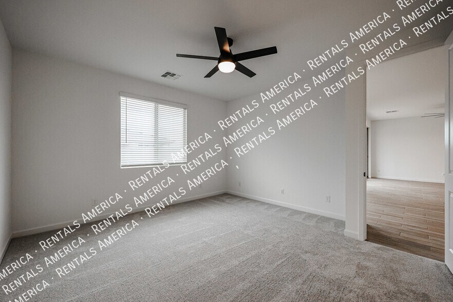 Building Photo - 11338 E Ulysses Ave