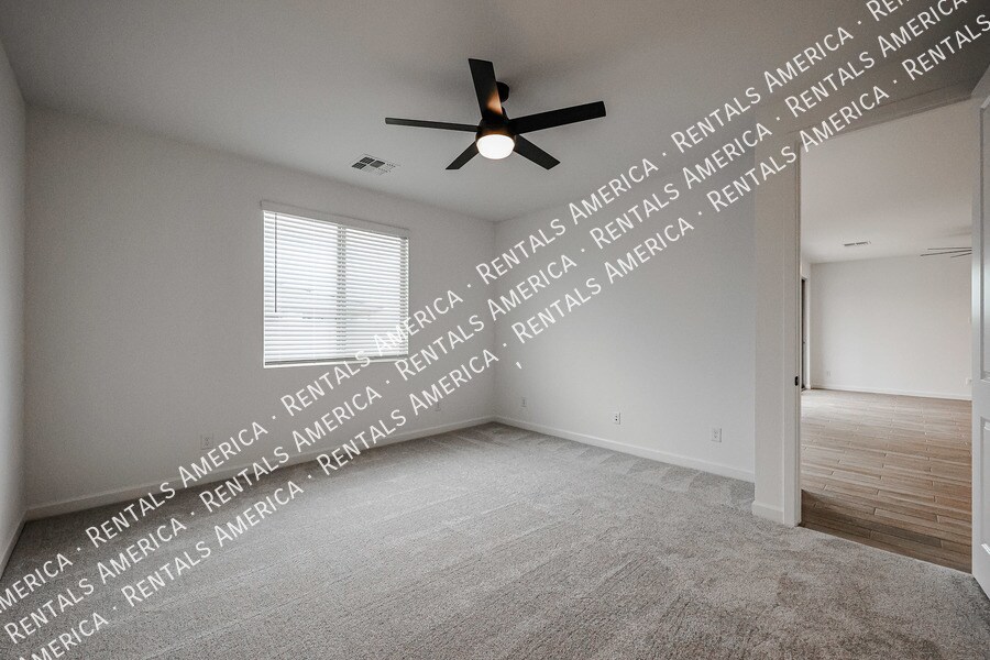 Building Photo - 11338 E Ulysses Ave