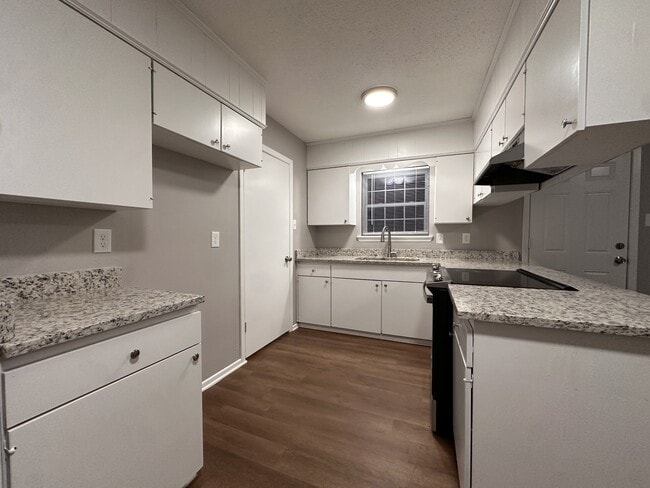 Building Photo - 4708 Pinson Dr