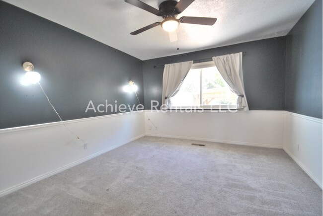 Building Photo - 106 River Heights Blvd