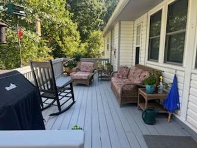 Building Photo - 3 Bedroom Waterfront Ranch Home Ashbrook S...