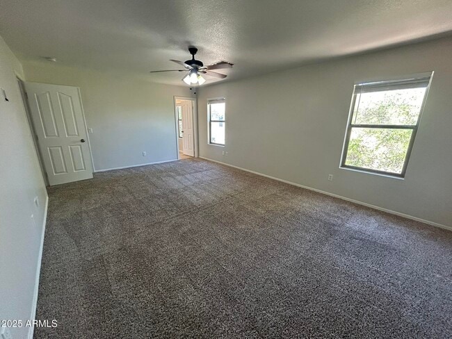 Building Photo - 2274 E Hazeltine Way