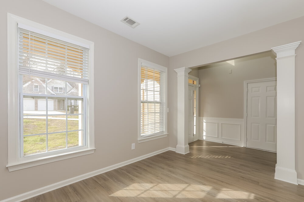Building Photo - 1813 Temple Park Dr SW