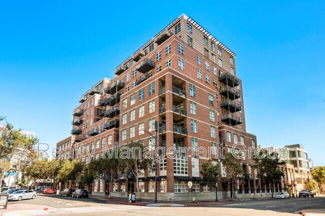 Building Photo - 877 Island Ave