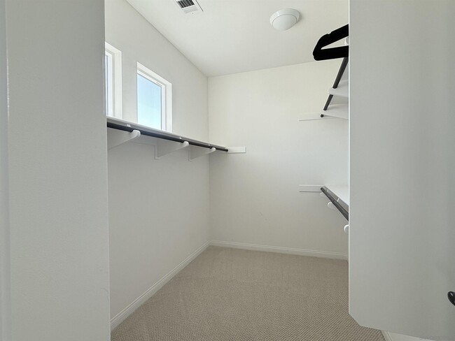 Building Photo - 2757 Overlook Point Dr