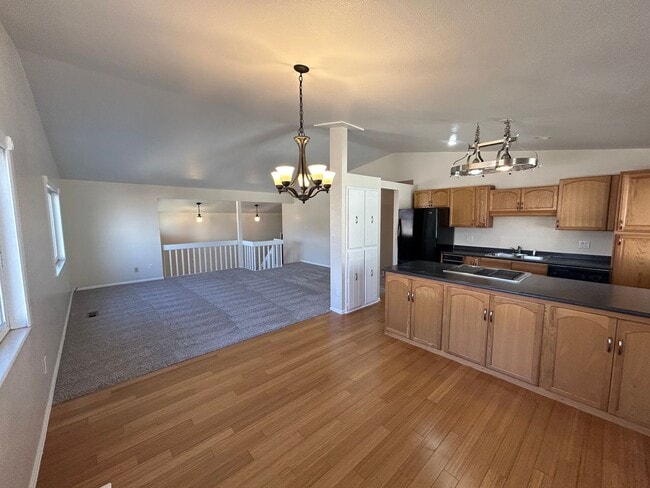 Building Photo - 2223 Ptarmigan Ln