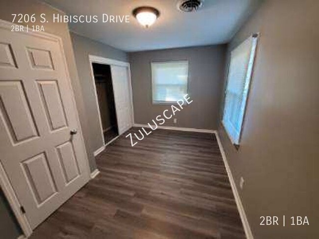 Building Photo - 7206 S Hibiscus Dr