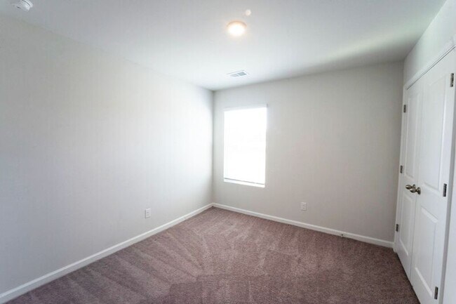 Building Photo - 8J Crabapple Cir