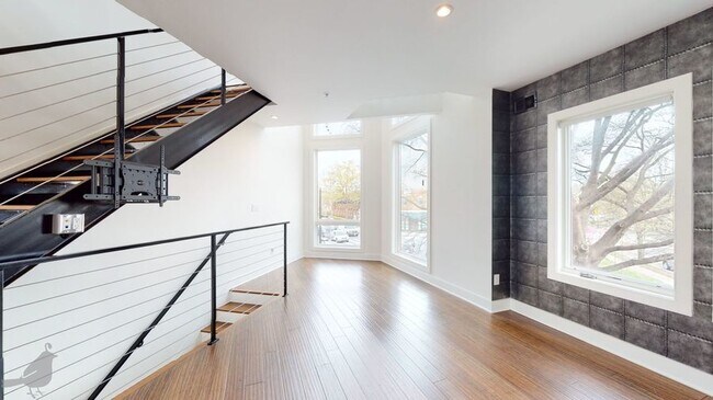 Building Photo - 1103 9th St NE