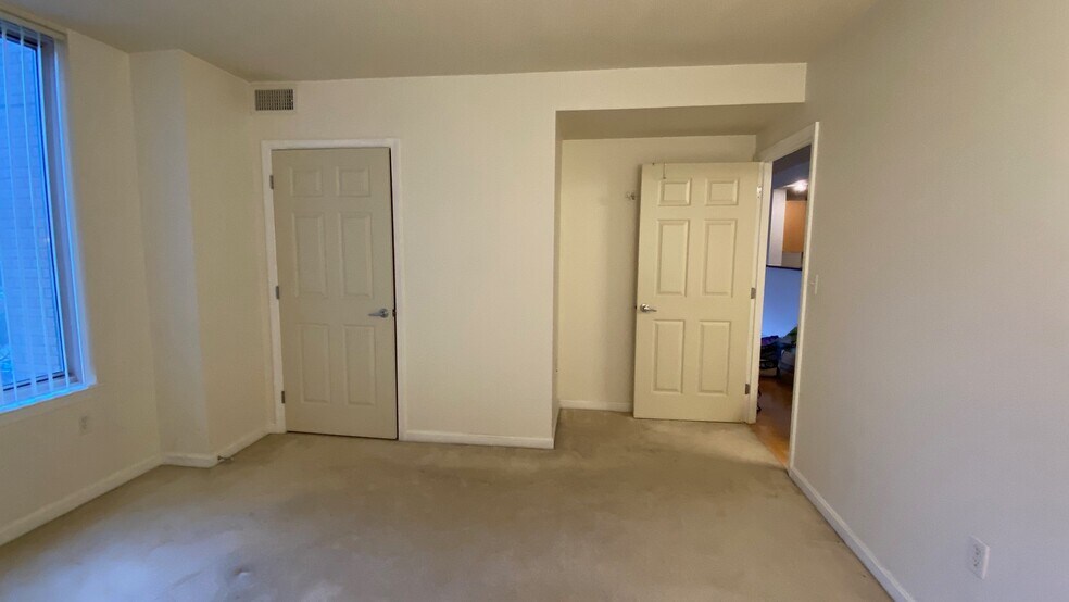 Building Photo - 2726 Gallows Rd