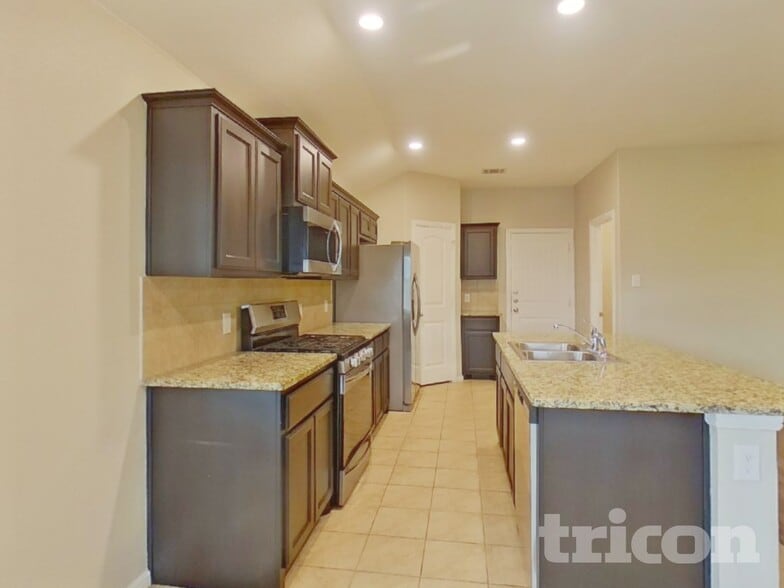 Building Photo - 752 Rutherford Dr