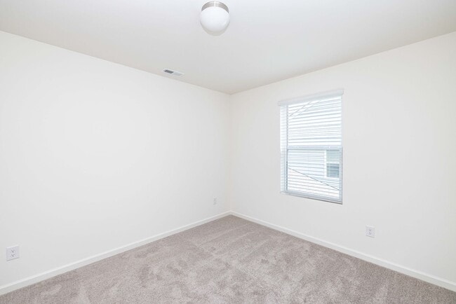 Building Photo - Beautiful 4 Bedroom Home Piedmont School D...