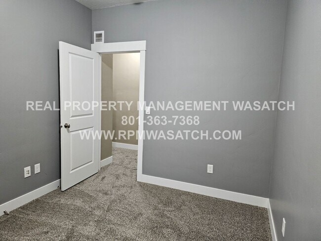 Building Photo - MOVE IN SPECIAL 1/2 off 1st months rent 3 Bedroom 2.5 Bath plus Bonus Room Town Home in Daybreak