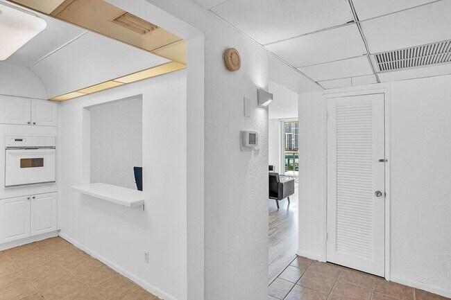 Building Photo - 19390 Collins Ave