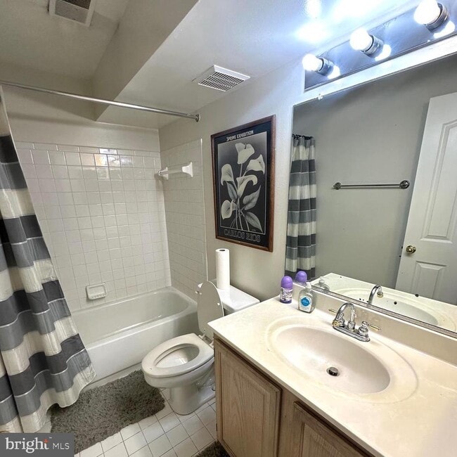 Building Photo - 7605 Quicksilver Ct