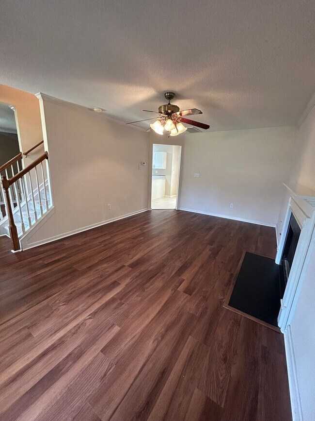 Building Photo - Simpsonville, SC 3BD/2.5BA Plus Bonus, 170...