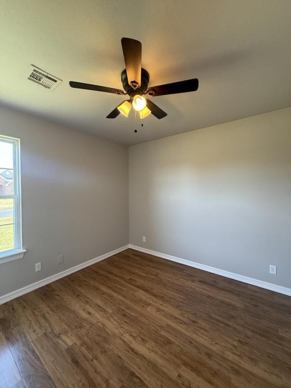 Building Photo - 2404 Pheasant Dr