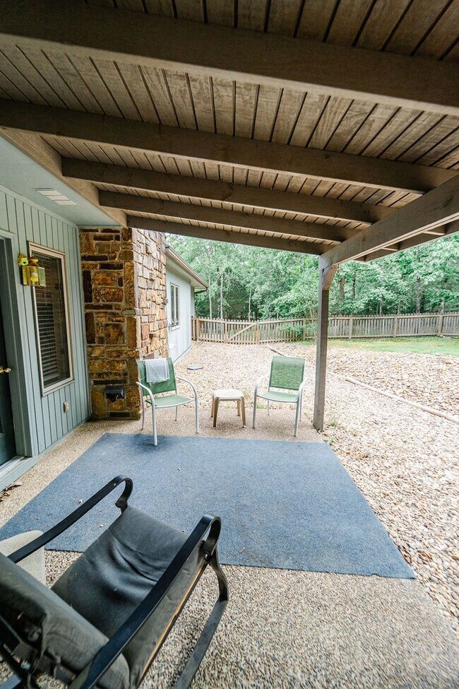 Building Photo - 3 Bed, 2 bath, in Hot Springs Village