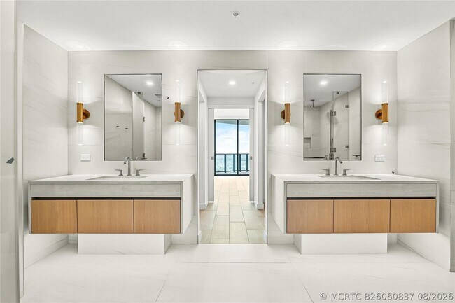 Building Photo - 900 N Ocean Blvd