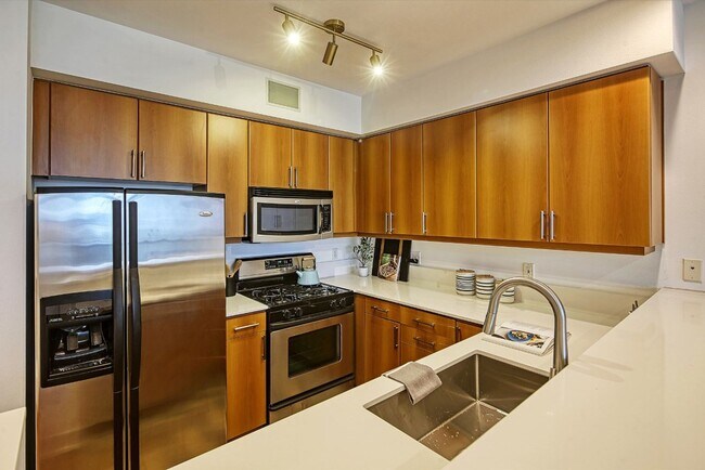 Building Photo - 2Bd/2Ba Seattle Condo