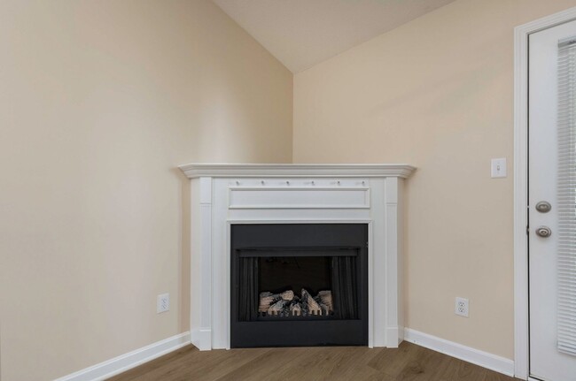 Building Photo - 9415 Magnolia Ridge Dr