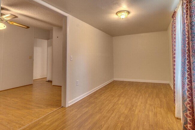 Building Photo - 1559 US-90