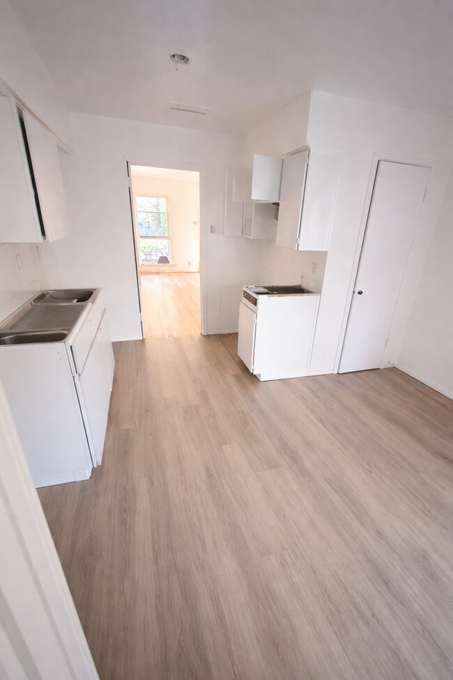 Building Photo - Remodeled 2BR Home w/ Fenced Yard – Only $1,495