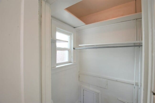 Building Photo - Available for August 2026 preleasing! Studio on the Hill