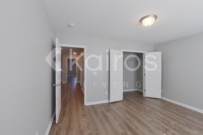 Building Photo - 210 Western Red Cedar Dr