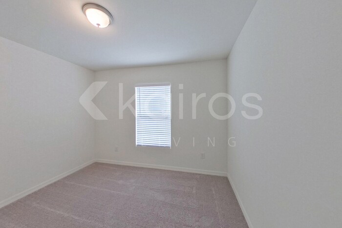 Building Photo - 1128 Hayes Ave S